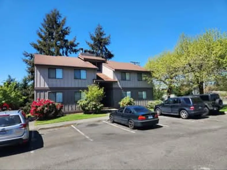 PARKHURST APARTMENTS — Photo 4