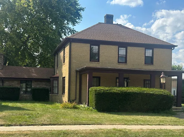 516 N 6th St, Rochelle, IL 61068