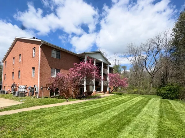 8695 Rosewood Ave NW APT 5, North Canton, OH 44720