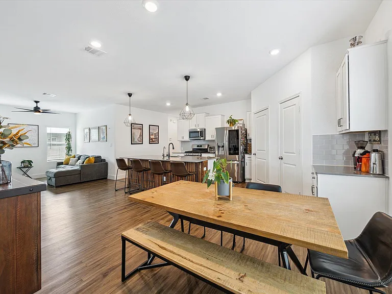 700 Legends Ln — Photo 10