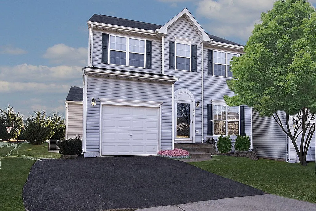 1979 Cranberry Ln photo 1