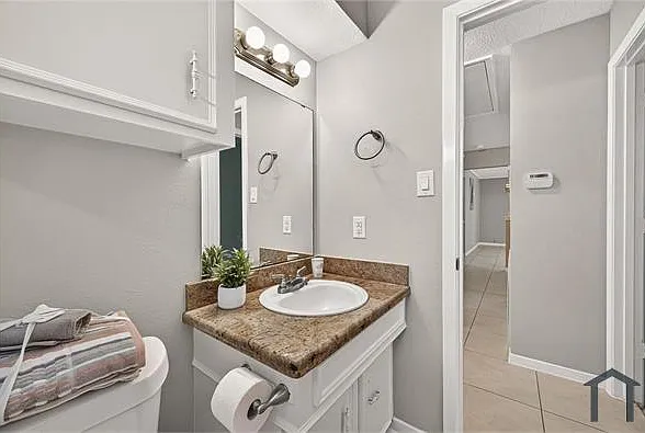 3 bed, 1560 sqft, $1,900 — Photo 3