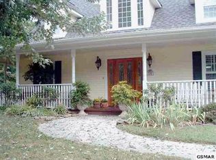 570 Kings Hills Blvd, Pigeon Forge, TN 37863
