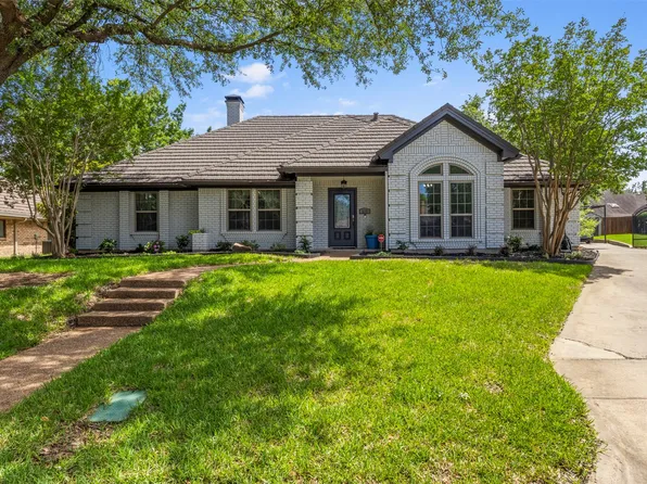 517 Sunset Dr, Hurst, TX 76054