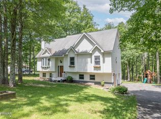 211 Conashaugh Trl, Milford, PA 18337