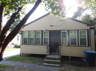 2 Old Norwich Rd, Waterford, CT 06385