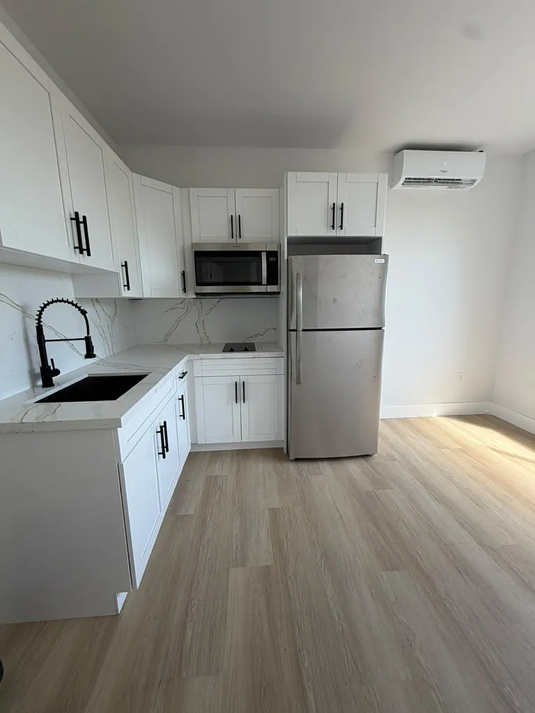 1 bed, 580 sqft, $1,750 — Photo 2