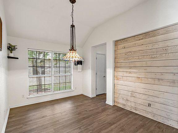 4th image of 408 Carver Dr