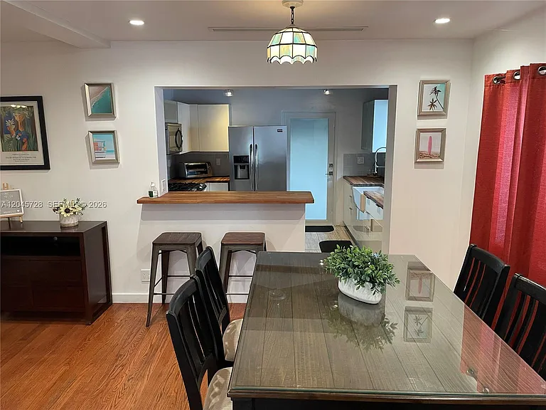2112 SW 60th Ct — Photo 5