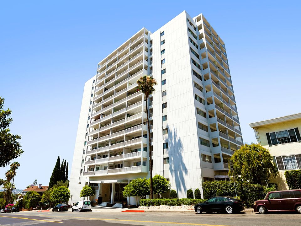 1st image of 999 N Doheny Dr APT 101