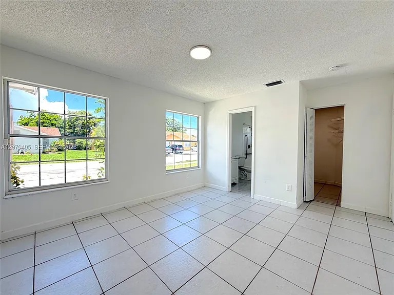 9850 W Heather Ln — Photo 6