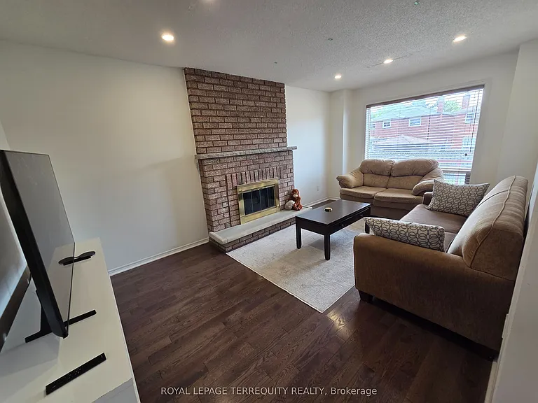 59 Foxhill Dr — Photo 24