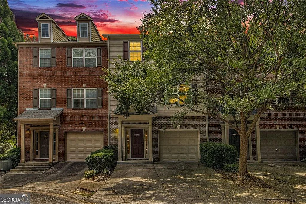 4 bed, 3.5 bath, 1496 sqft, $2,400 — Photo 2