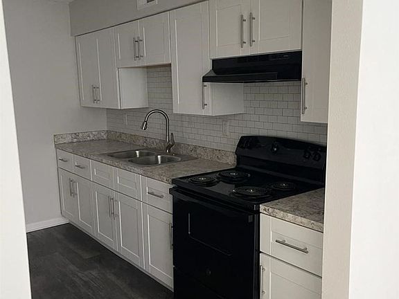 3rd image of 13907 N 19th St APT 102