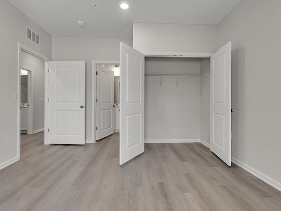 3rd image of 62 Wildflower Ln