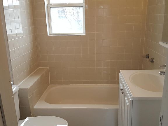 5th image of 812 Park St SW #2