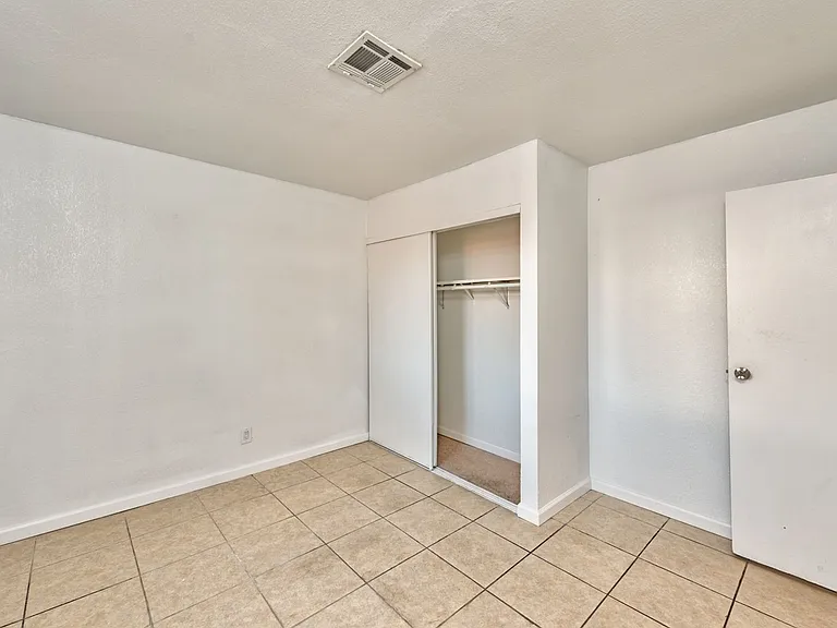 3912 Torsby Pl — Photo 2