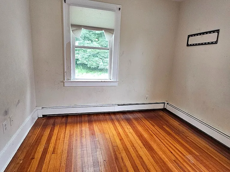 158 Hudson Ave — Photo 5