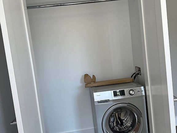 4th image of 411 E 118th St APT 3