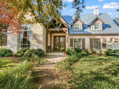 230 Lakewood Ln, Fredericksburg, TX, 78624