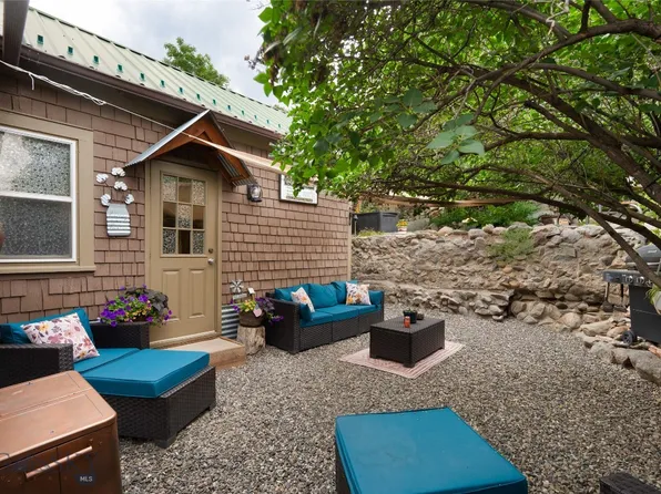 202 5th St W, Gardiner, MT 59030