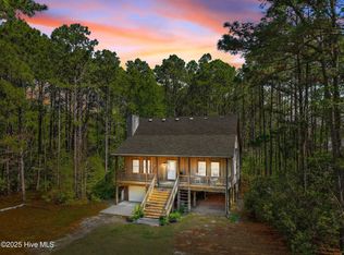 121 Pinewood Acres Dr, Powells Point, NC 27966