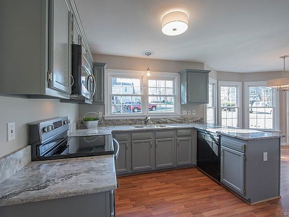 4th image of 6221 Walborough Ct