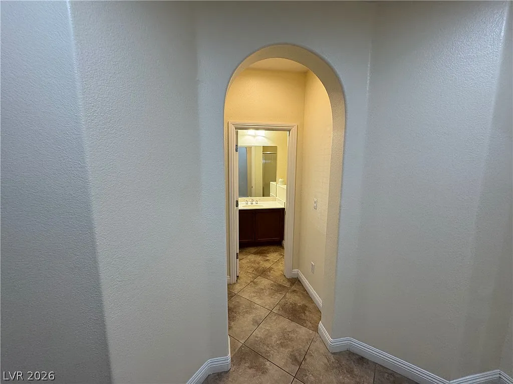 5 bed, 3.0 bath, 3146 sqft, $3,200 — Photo 4