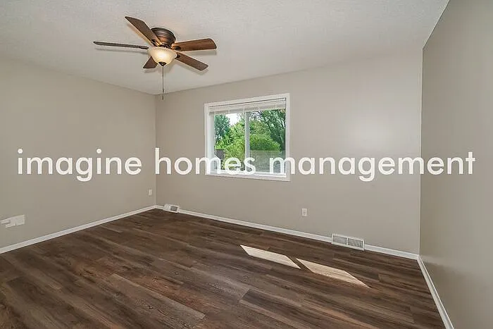 1323 Easter Ln — Photo 8