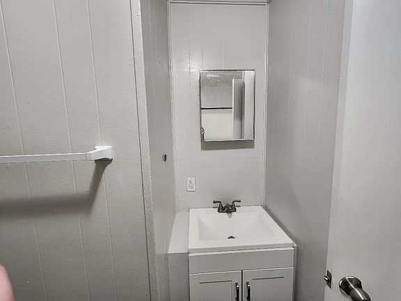 5th image of 506 Romine Ct