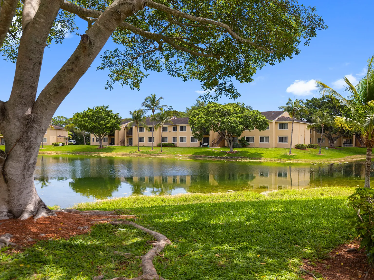 Colony Lakes — Photo 3