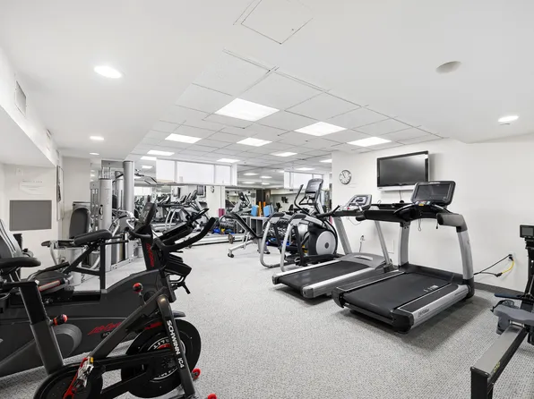 30-85 Vernon Boulevard image 9 of 9