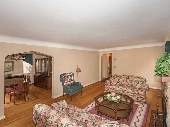 2nd image of 3948 Janett Ave