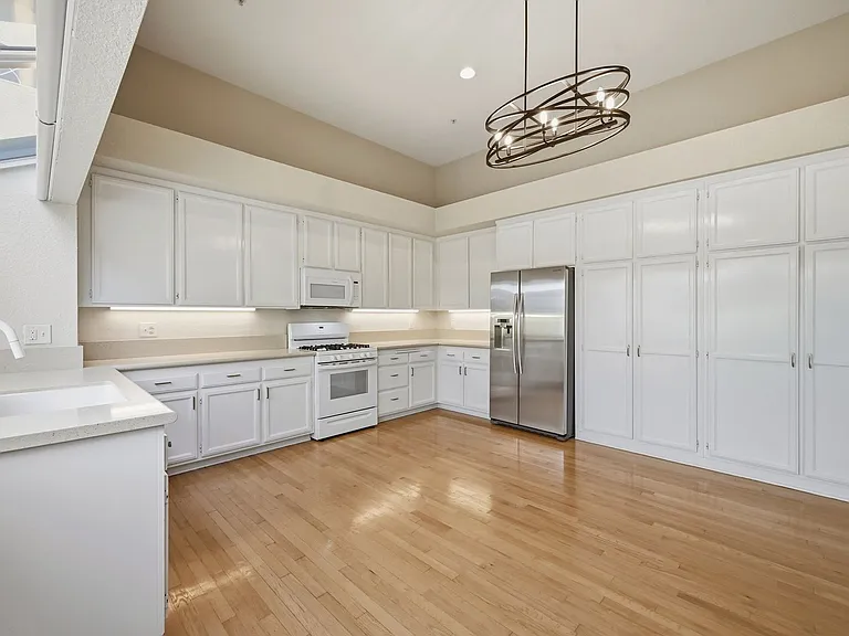 4125 Fireside Ct — Photo 13