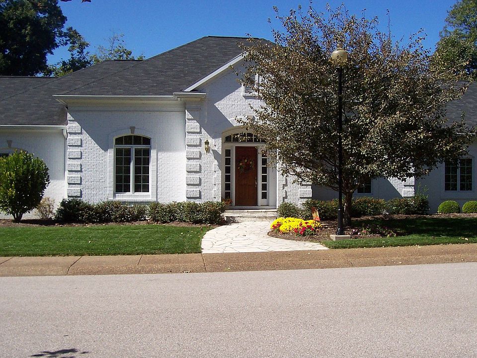1st image of 901 Windsor Woods Dr