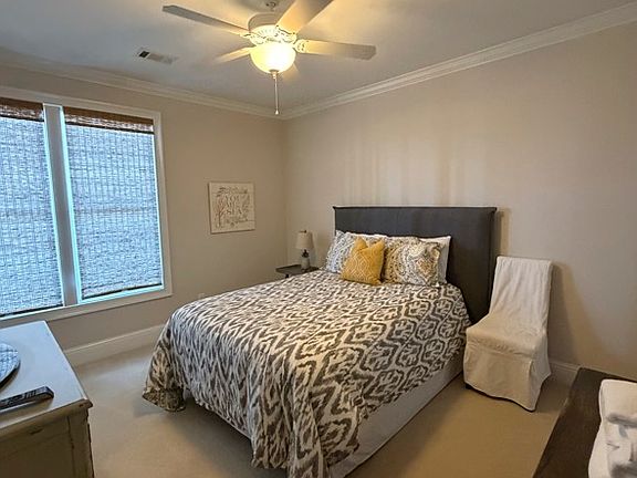 3rd image of 1081 Golf View Ln