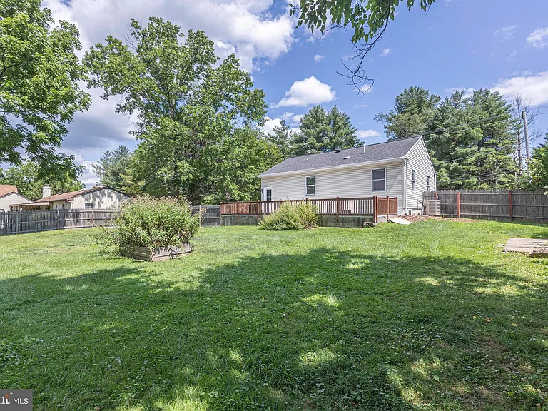 125 Richardson Rd — Photo 42