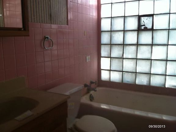 4th image of 2722 Bonds Ave
