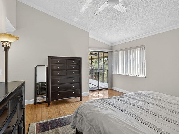 5th image of 9 Lexington Lane E #F