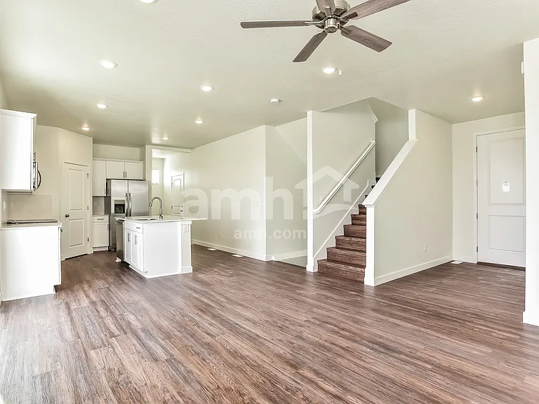 1108 E Daniel St — Photo 7