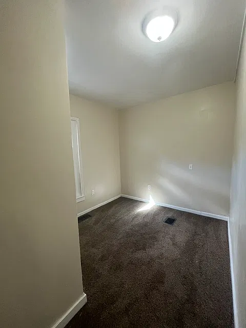 3 bed, 1000 sqft, $1,200 — Photo 4