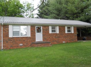 141 Spruce Ln, Sparta, TN 38583