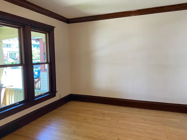 3335 N Oakland Ave #1, Milwaukee, WI 53211