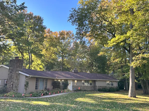100 Canterbury Dr, Wilmington, DE 19803