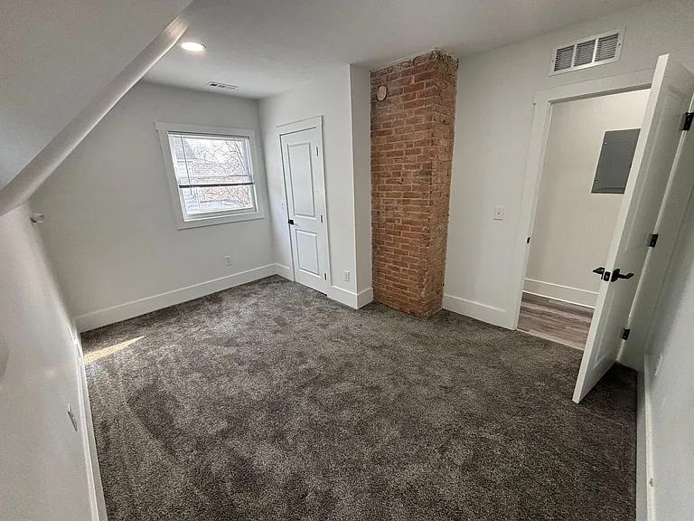 4115 Whitman Ave — Photo 8