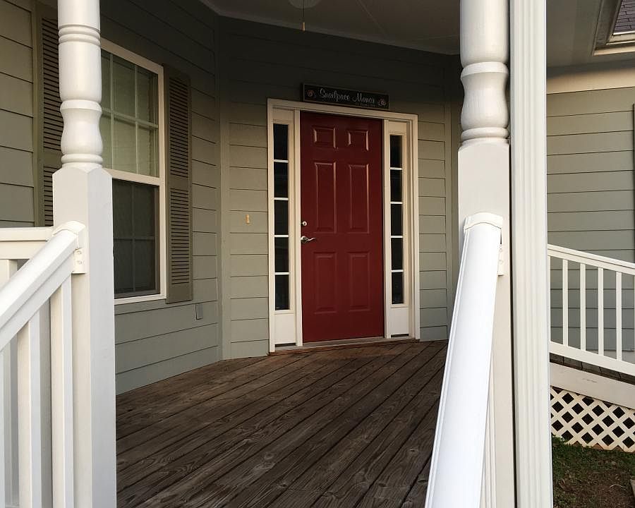 Welcoming front door and porch.