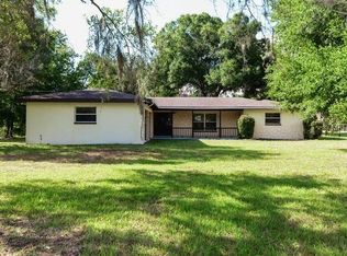 5605 Lakeside Dr, Lutz, FL 33558
