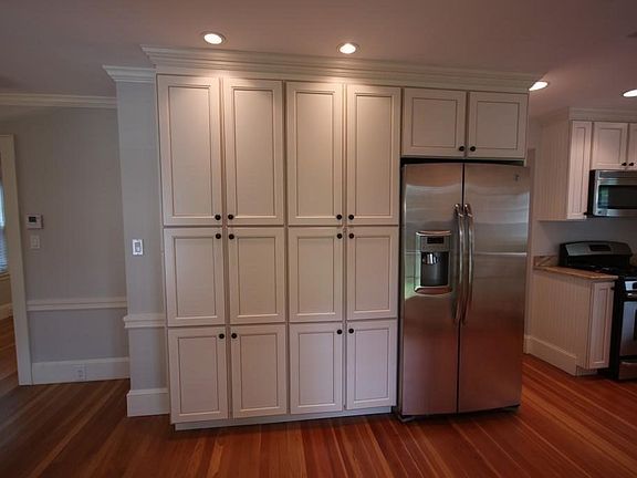 5th image of 30 Farmcrest Ave