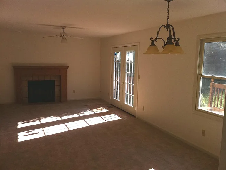 Fam Room w/ Fireplace