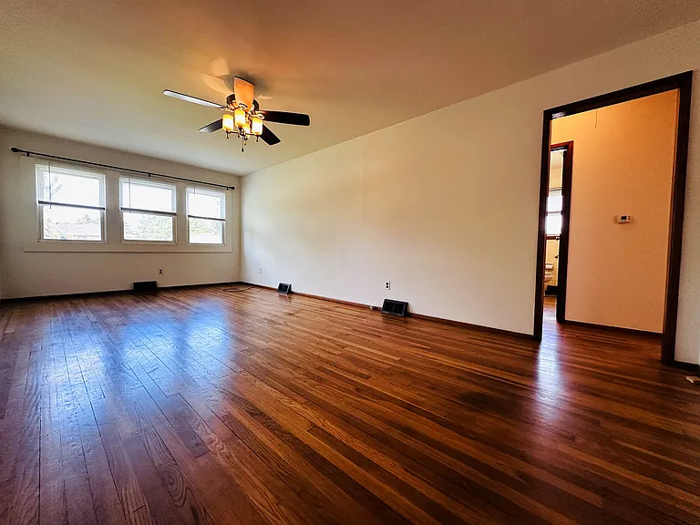 1331 Keesling Ave — Photo 2